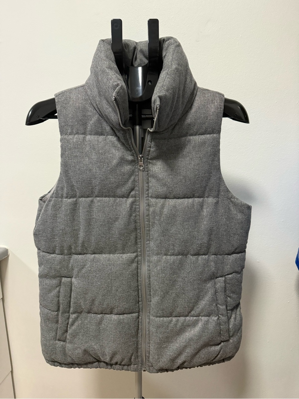 Old Navy Grey Puffer Vest Women’s Small Quilted Zip Up